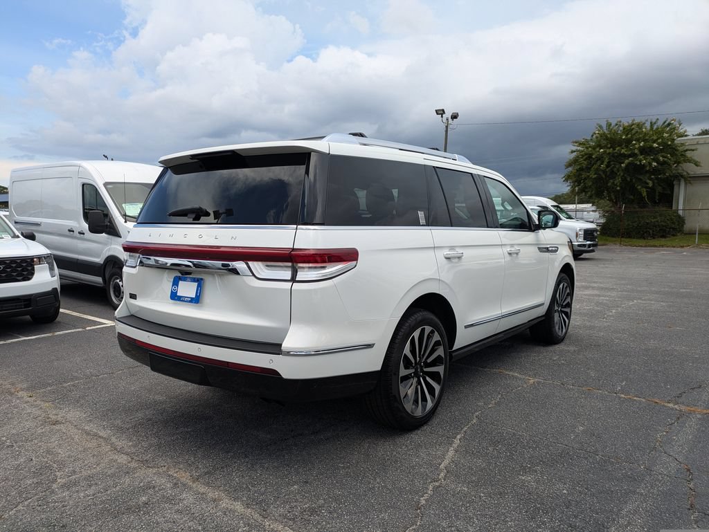 Certified 2022 Lincoln Navigator Reserve AWD/4WD image 5