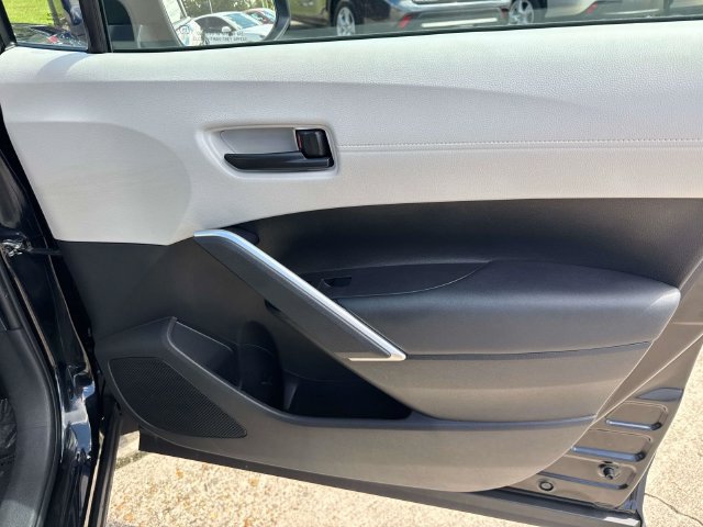 Used 2024 Toyota Corolla Cross L FWD image 18