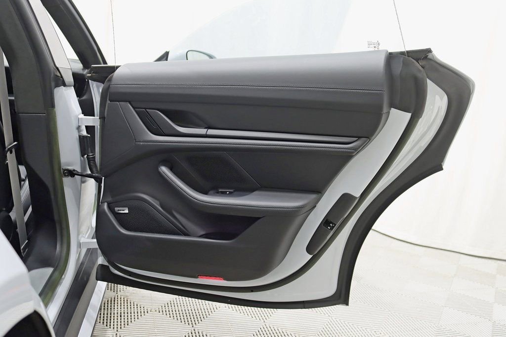 Used 2023 Porsche Taycan Turbo image 40