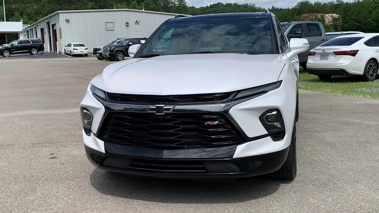 Used 2024 Chevrolet Blazer RS w/ Driver Confidence II Package FWD image 8