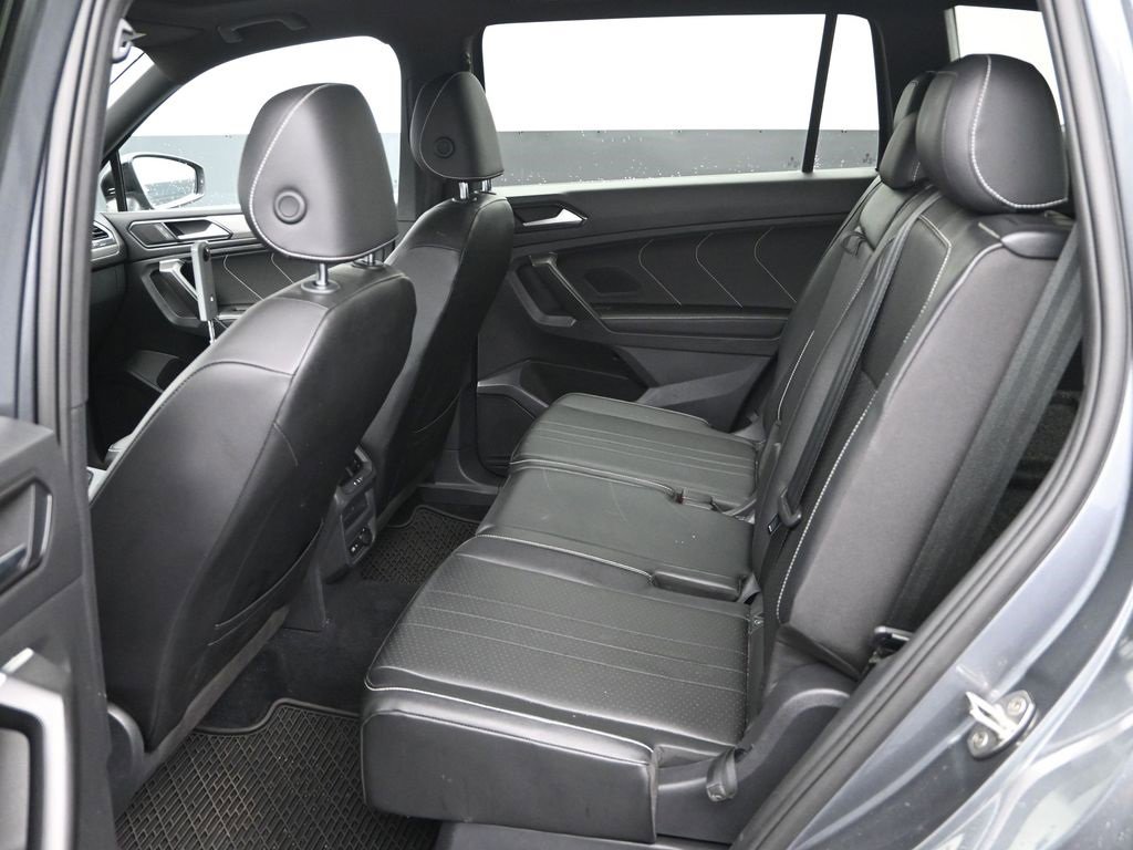 Used 2022 Volkswagen Tiguan SE R-Line image 22