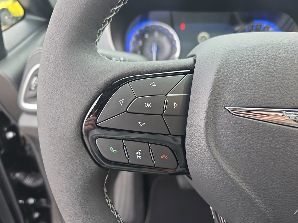 New 2026 Chrysler Pacifica Limited AWD/4WD image 19