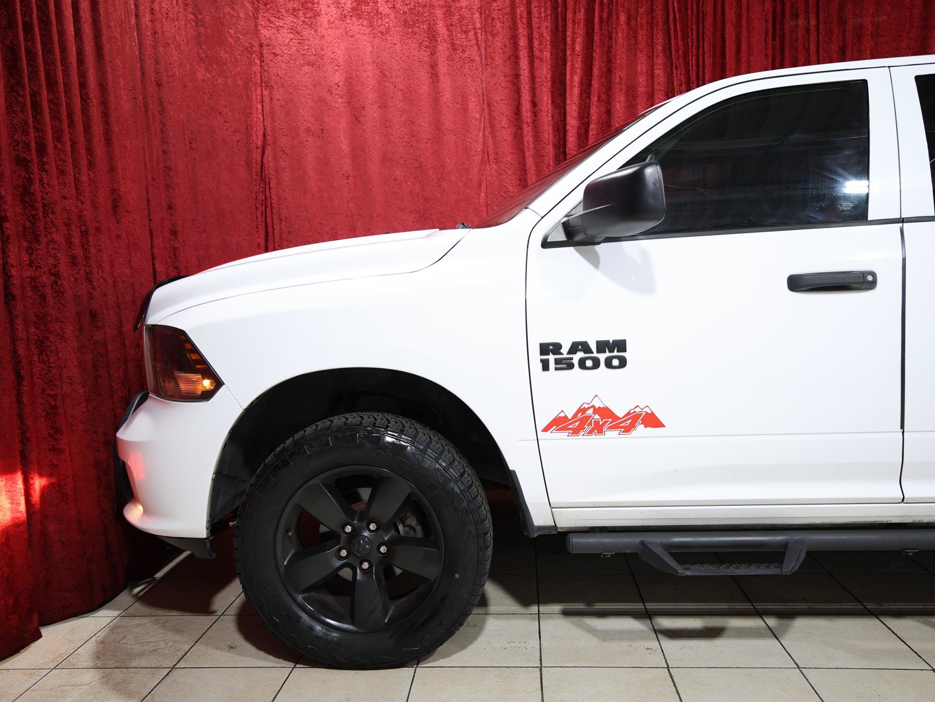 Used 2018 RAM 1500 Express w/ Express Value Package AWD/4WD image 5