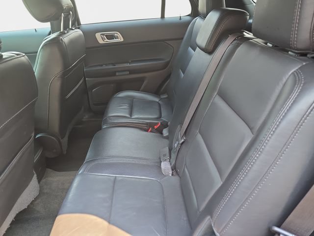 Used 2014 Ford Explorer XLT w/ Equipment Group 202A AWD/4WD image 18
