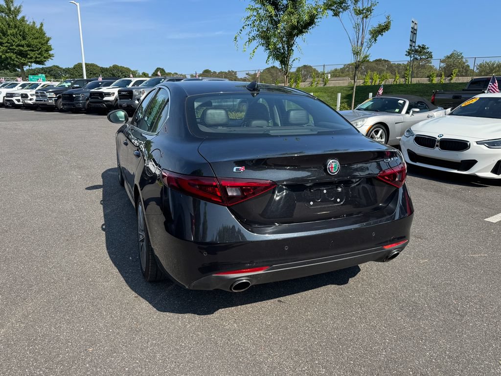 Used 2017 Alfa Romeo Giulia Ti w/ TI Lusso Package AWD/4WD image 6