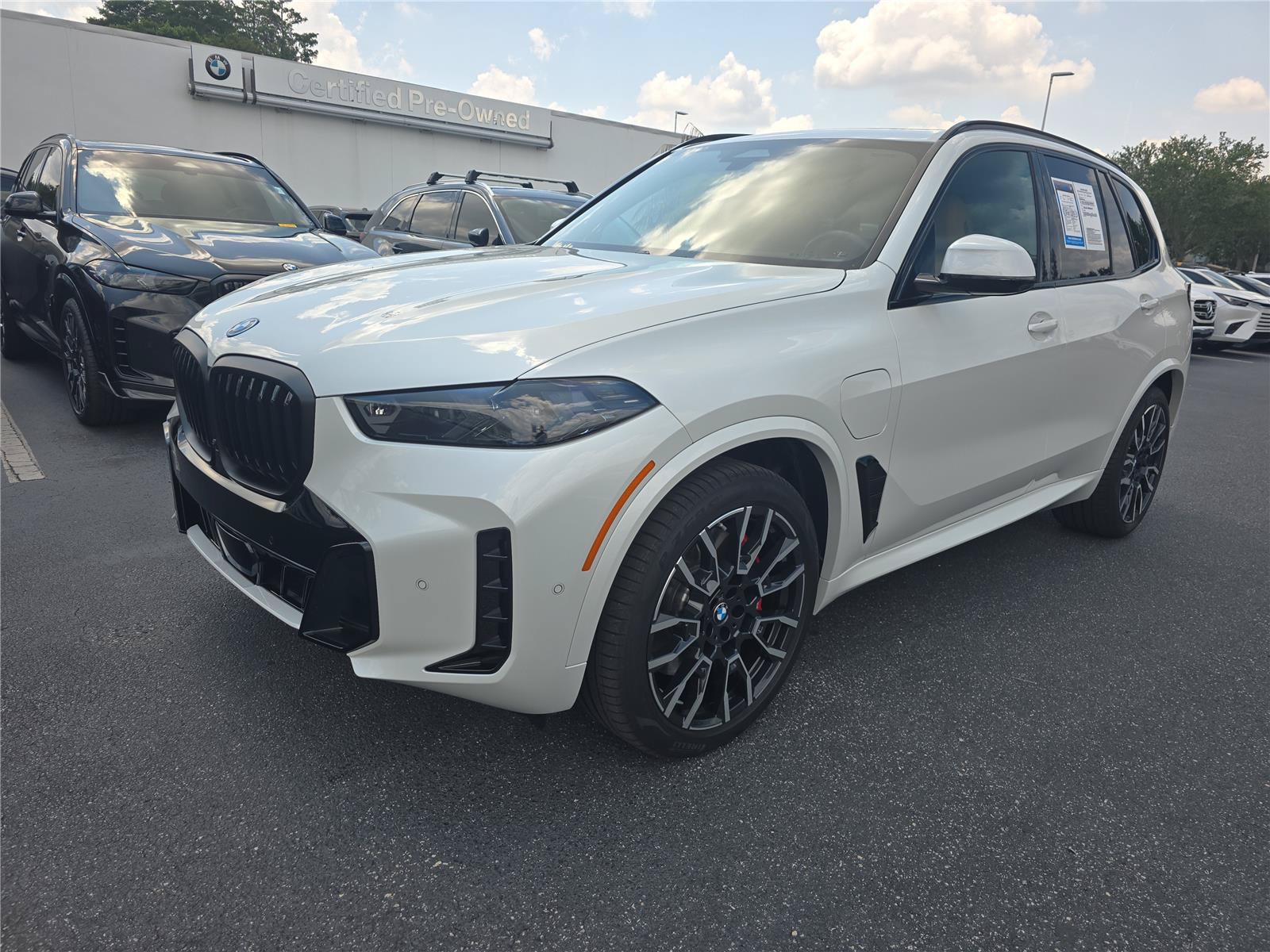 Used 2026 BMW X5 xDrive50e w/ M Sport Package AWD/4WD image 6