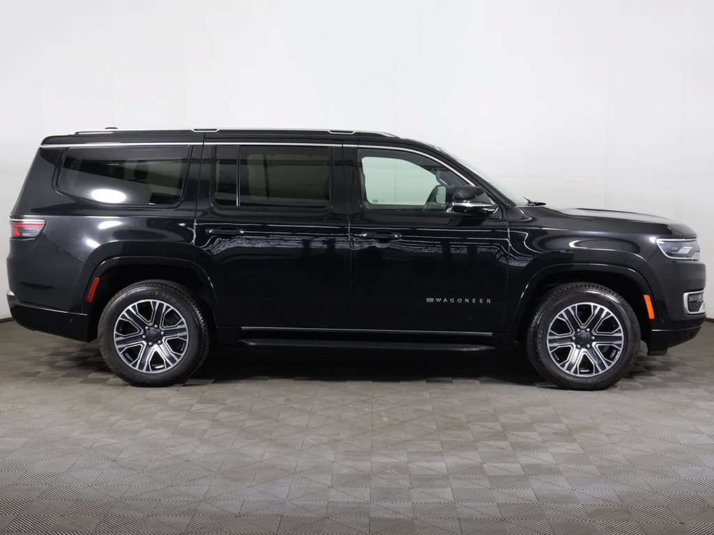 Used 2023 Jeep Wagoneer 4WD w/ Premium Group I image 22