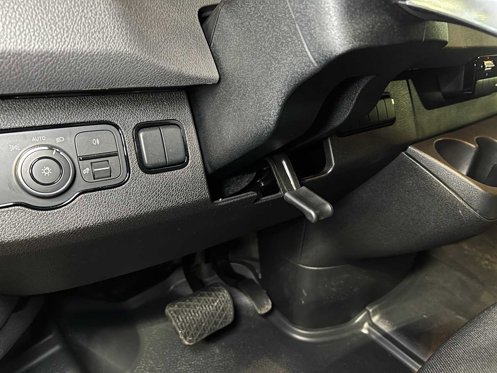 Used 2025 Mercedes-Benz Sprinter 2500 image 25