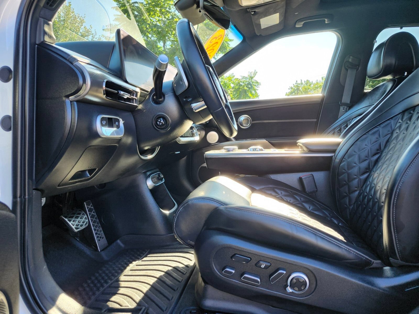 Used 2023 Genesis GV60 Performance AWD/4WD image 17