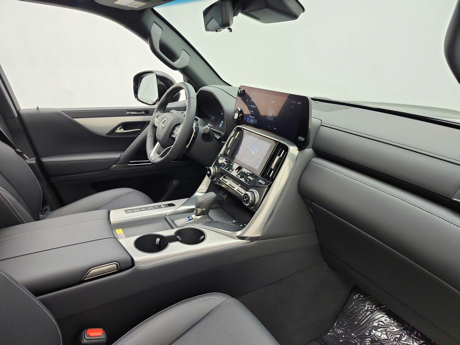 Used 2025 Lexus LX 700h F Sport AWD/4WD image 22