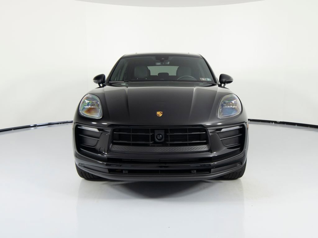 Certified 2025 Porsche Macan image 13