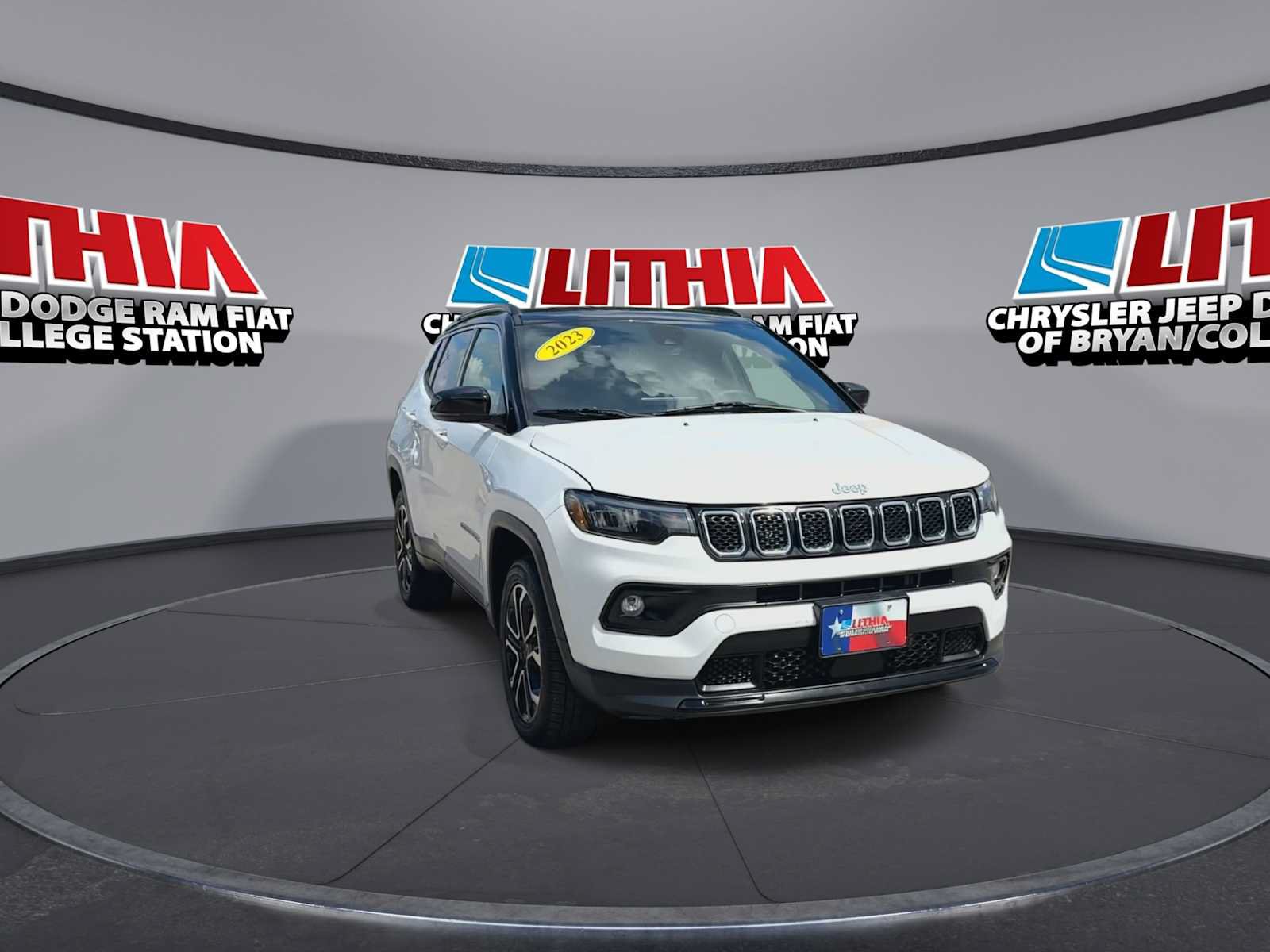 Used 2023 Jeep Compass Limited AWD/4WD image 2