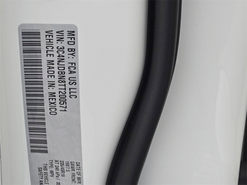 New 2026 Jeep Compass Latitude image 19