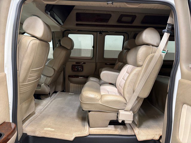 Used 2014 GMC Savana 1500 image 25