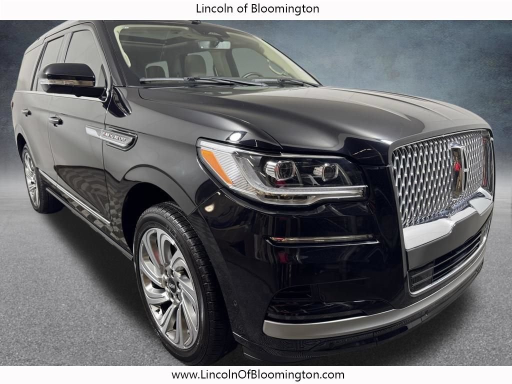 Used 2024 Lincoln Navigator Reserve AWD/4WD image 10