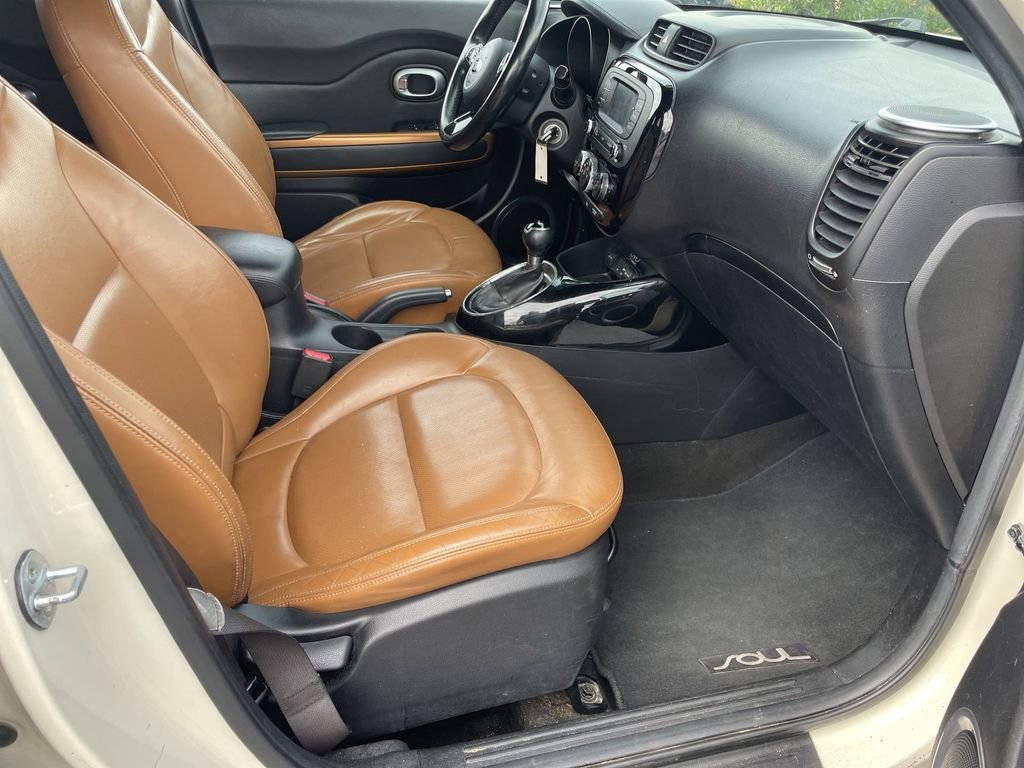 Used 2015 Kia Soul ! w/ Umber Package 1 FWD image 28