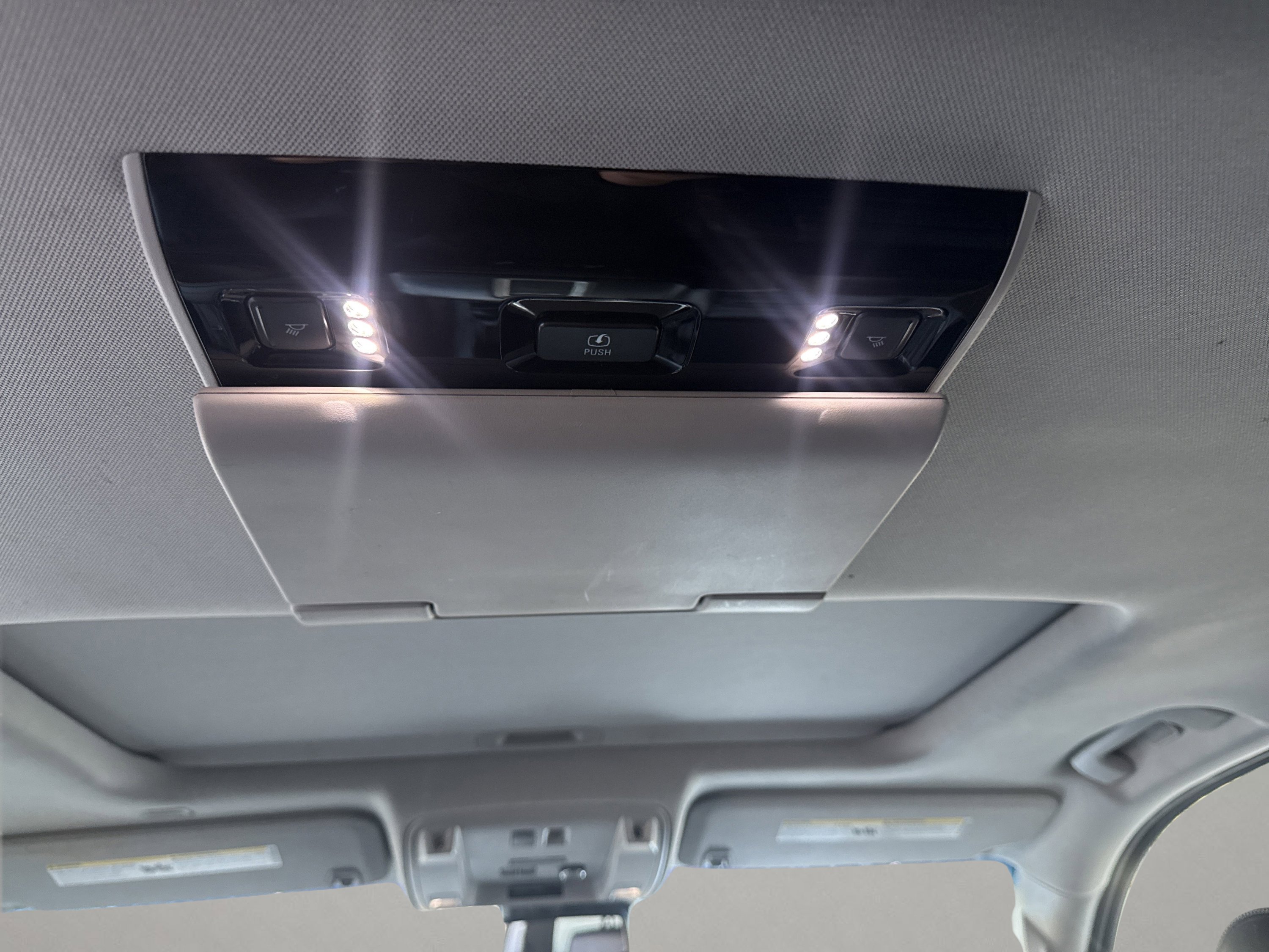 Used 2018 GMC Yukon XL Denali w/ Denali Ultimate Package image 14