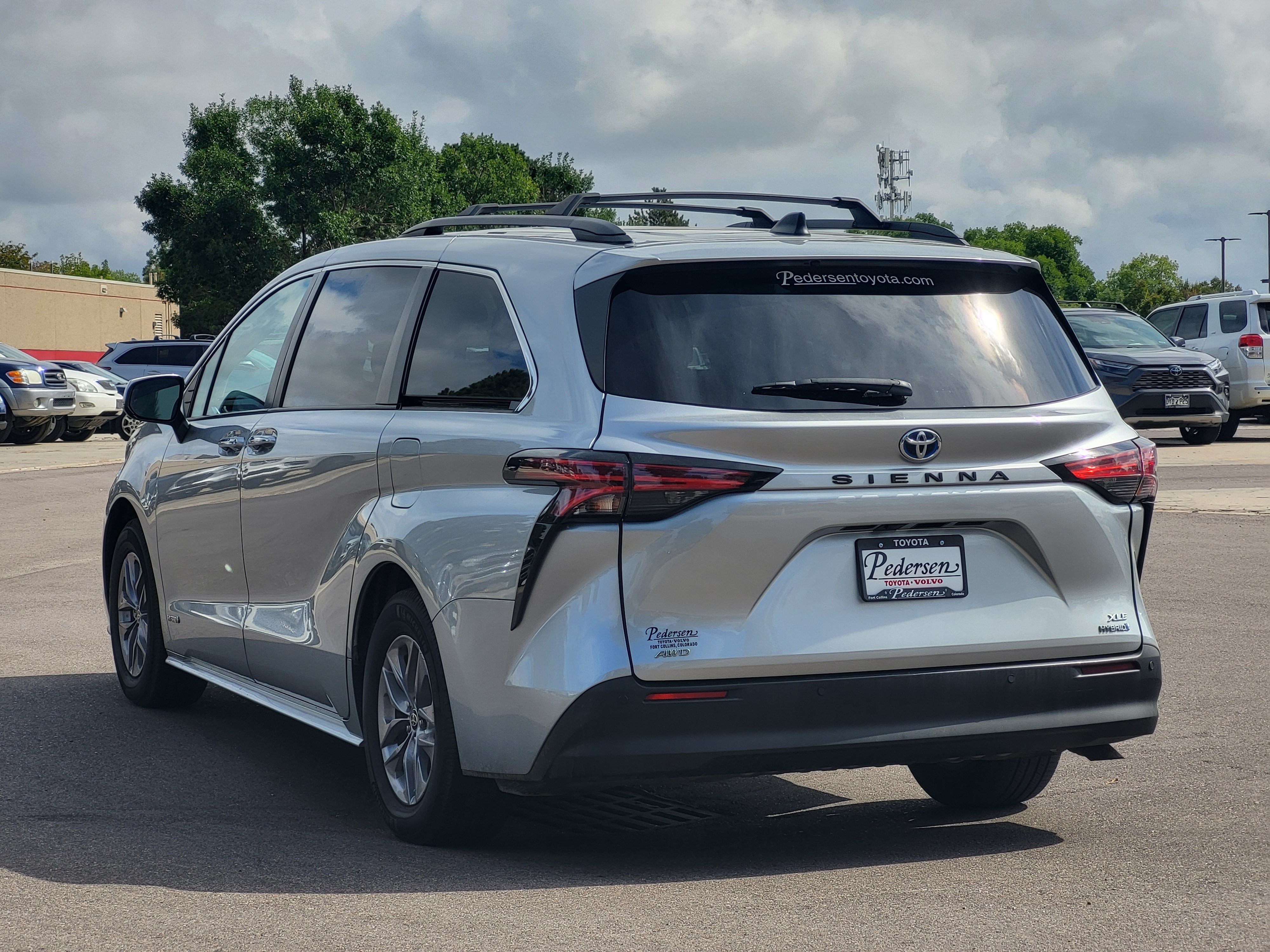 Used 2021 Toyota Sienna XLE w/ XLE Plus Package AWD/4WD image 3