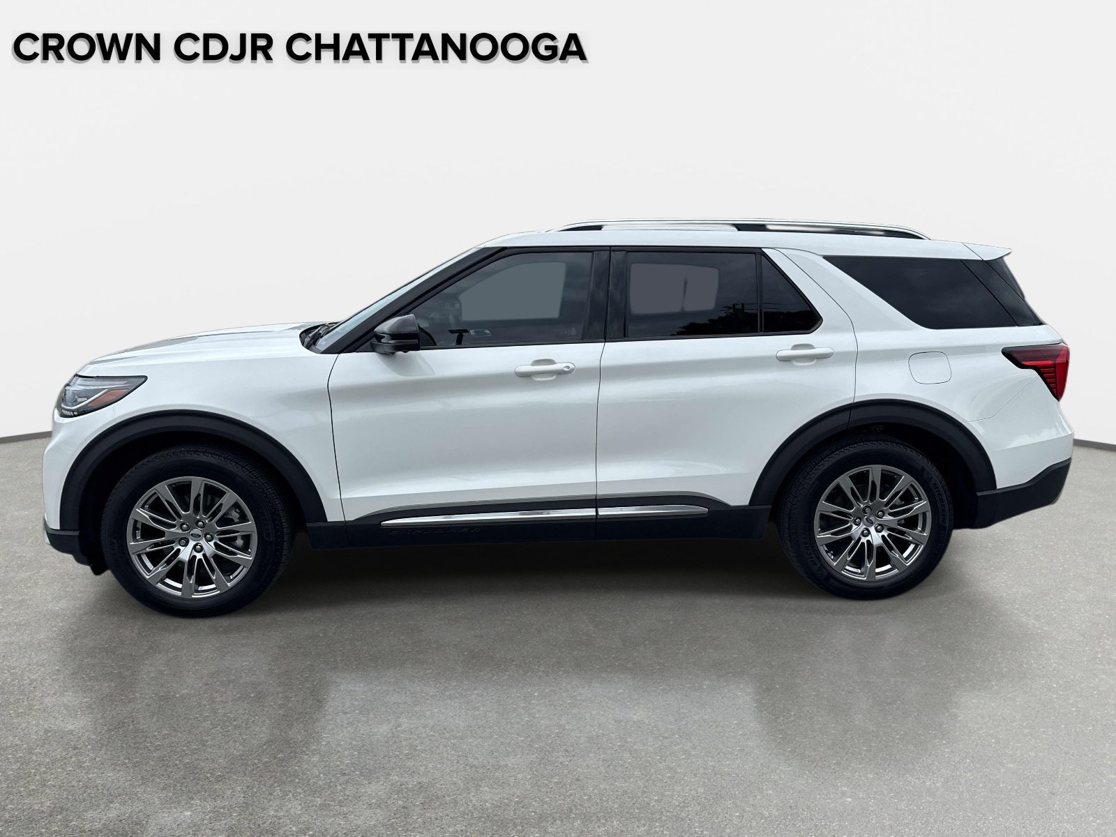 Used 2025 Ford Explorer Platinum RWD image 8