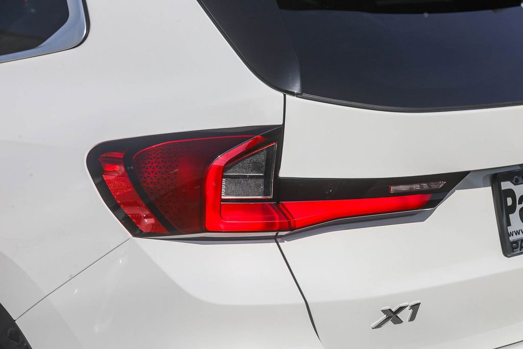 New 2026 BMW X1 xDrive28i w/ Technology Package AWD/4WD image 7