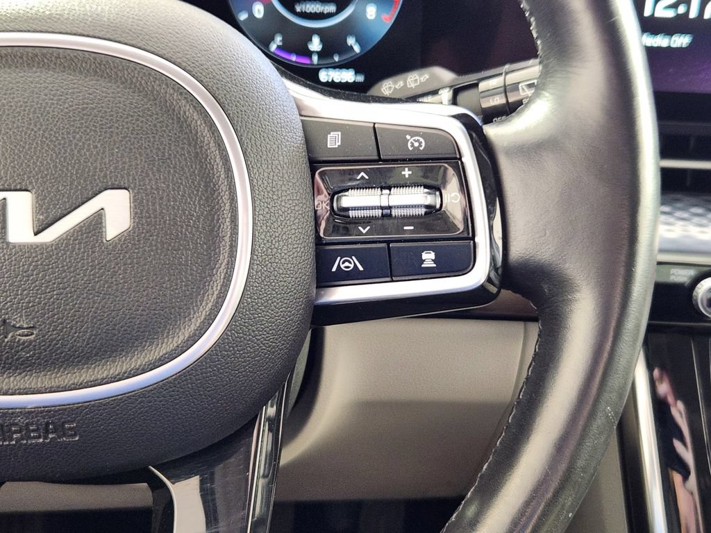 Used 2023 Kia Carnival SX Prestige FWD image 19