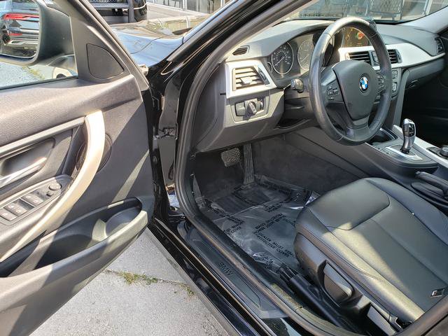 Used 2015 BMW 320i xDrive Sedan AWD/4WD image 10