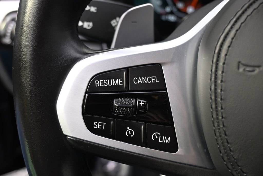 Used 2022 BMW M550i xDrive w/ Dynamic Handling Package image 34