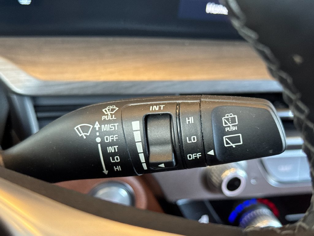 Used 2025 Kia Telluride AWD image 33