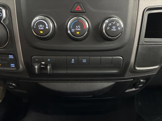 Used 2018 RAM 1500 Express AWD/4WD image 36
