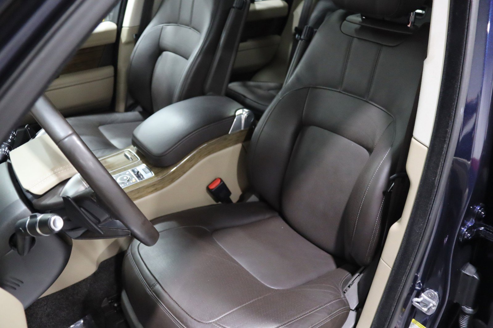 Used 2019 Land Rover Range Rover HSE image 40