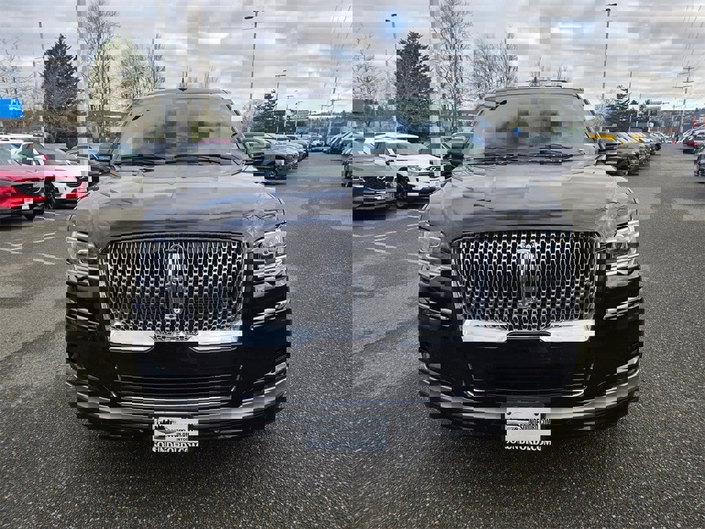 Used 2024 Lincoln Navigator L Premiere image 2