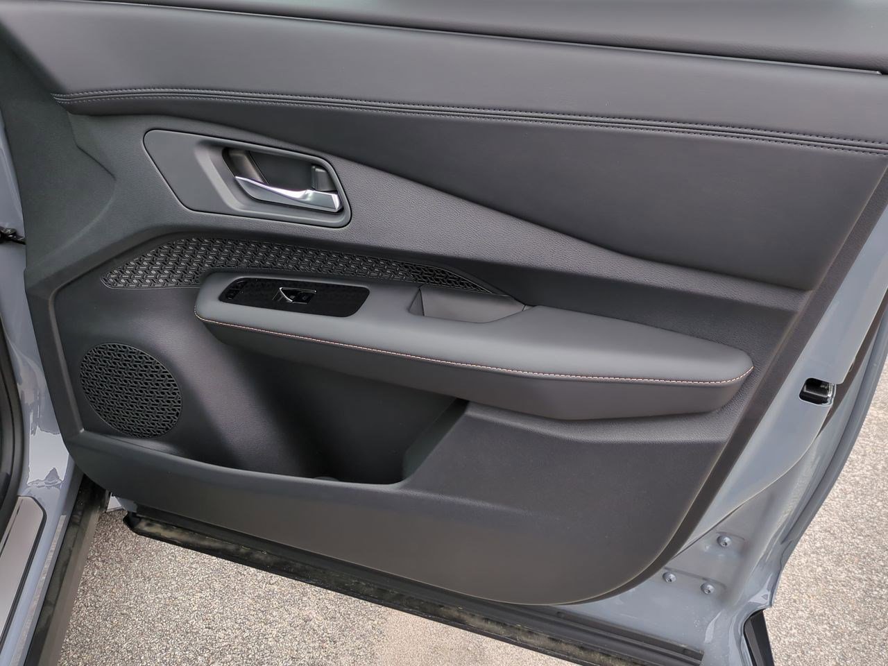 New 2024 Nissan Ariya AWD image 36