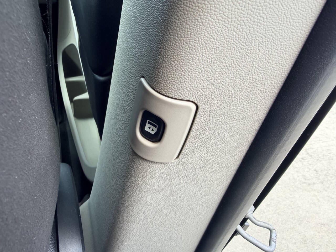 Used 2015 Dodge Grand Caravan SXT w/ UConnect Hands-Free Group FWD image 21