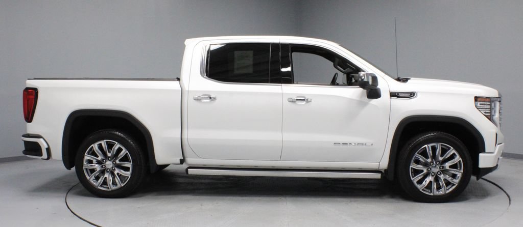 Used 2024 GMC Sierra 1500 Denali w/ Denali Reserve Package AWD/4WD image 11
