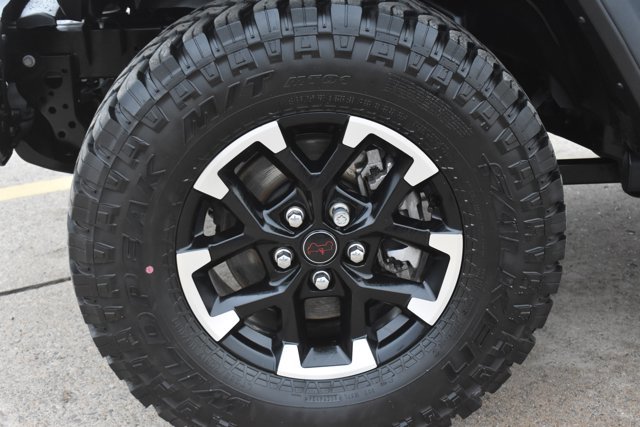 Used 2025 Jeep Gladiator Rubicon w/ Safety Group image 9