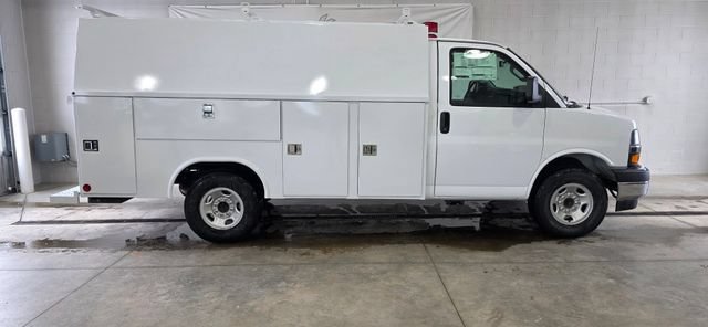 New 2026 Chevrolet Express 3500 w/ Power Convenience Package RWD image 8