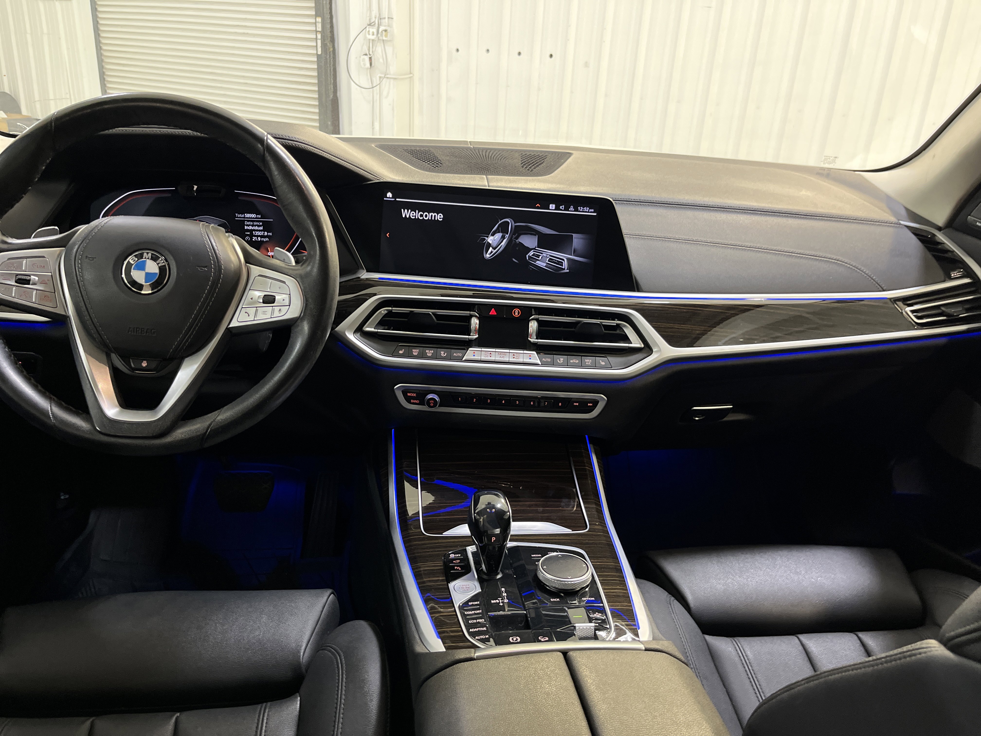 Used 2021 BMW X7 xDrive40i w/ Premium Package image 14