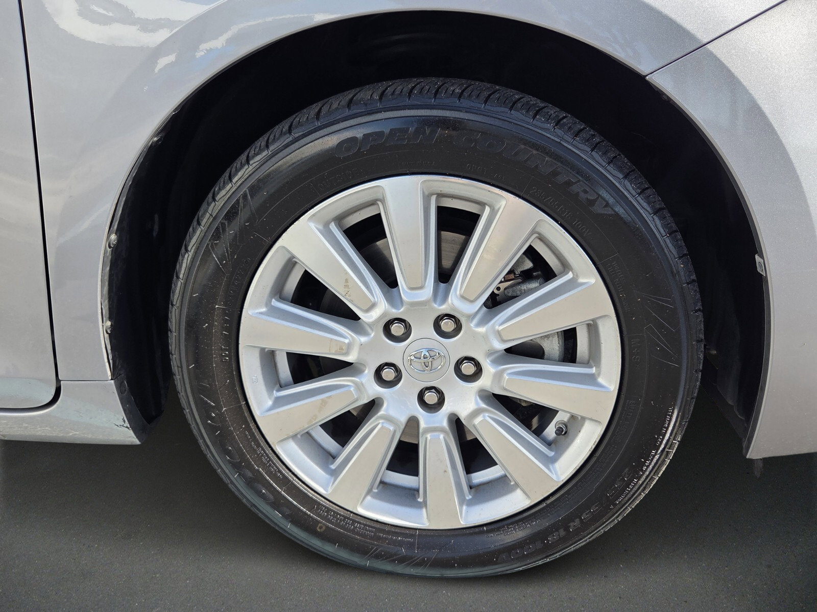 Used 2017 Toyota Sienna Limited image 9