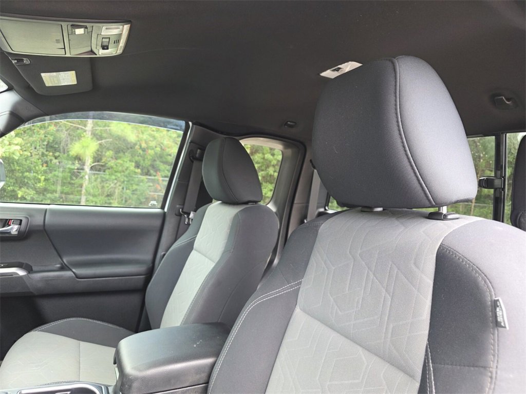 Used 2021 Toyota Tacoma TRD Sport w/ Technology Package image 23