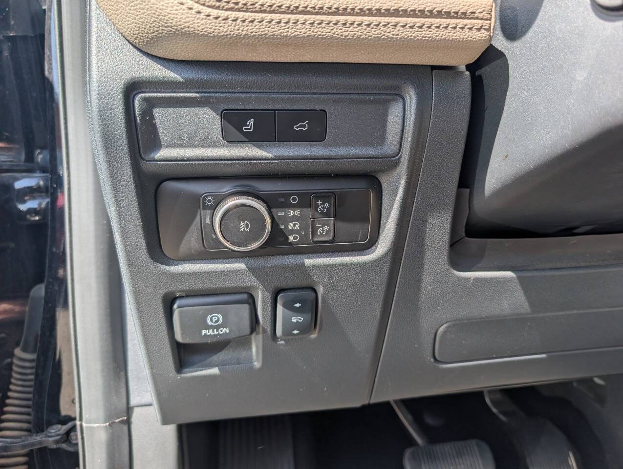 Certified 2024 Ford Expedition Limited AWD/4WD image 17