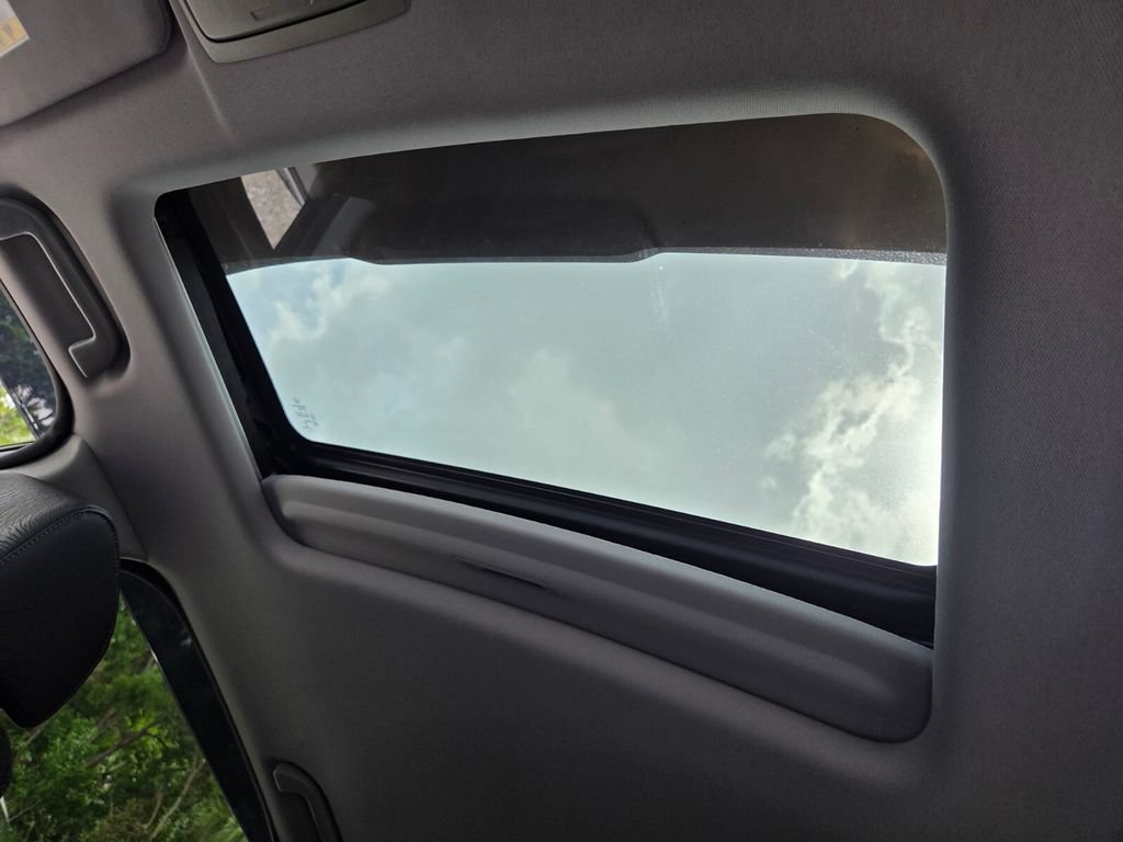 Certified 2017 Honda CR-V Touring image 21