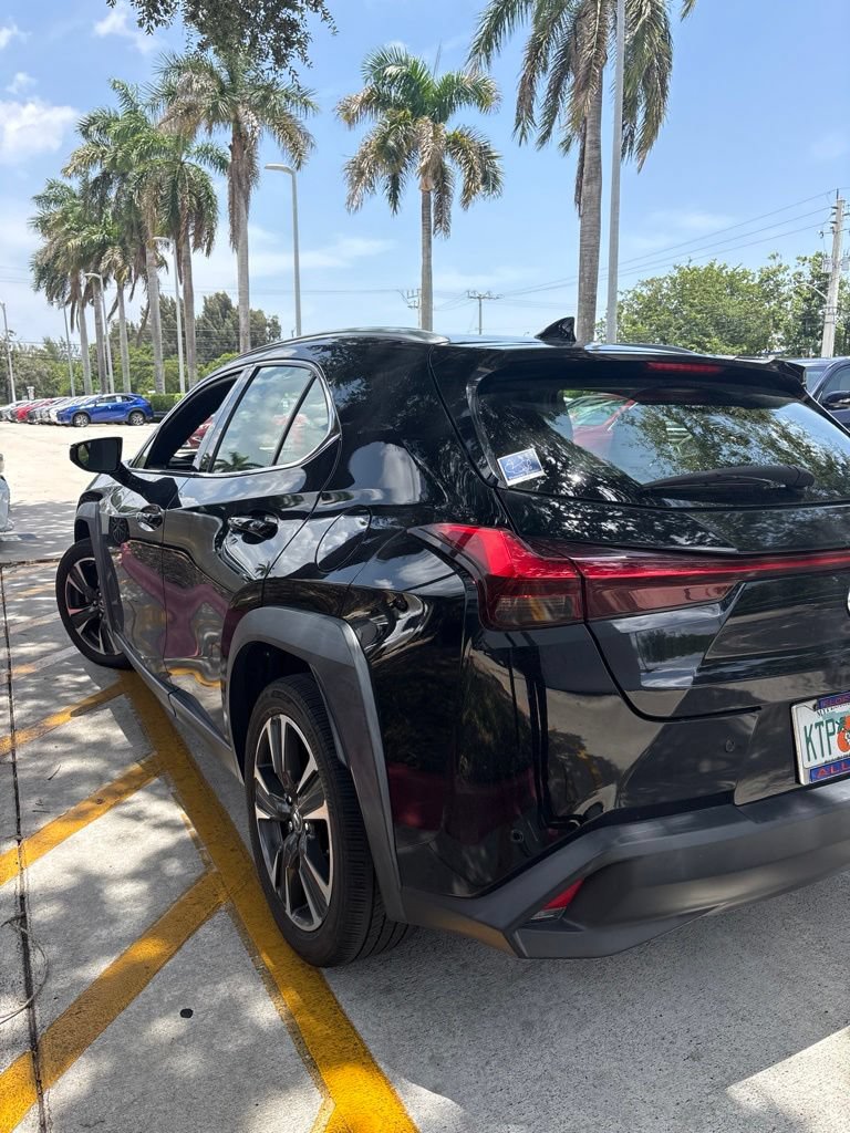 Used 2020 Lexus UX 200 w/ Accessory Package FWD image 6