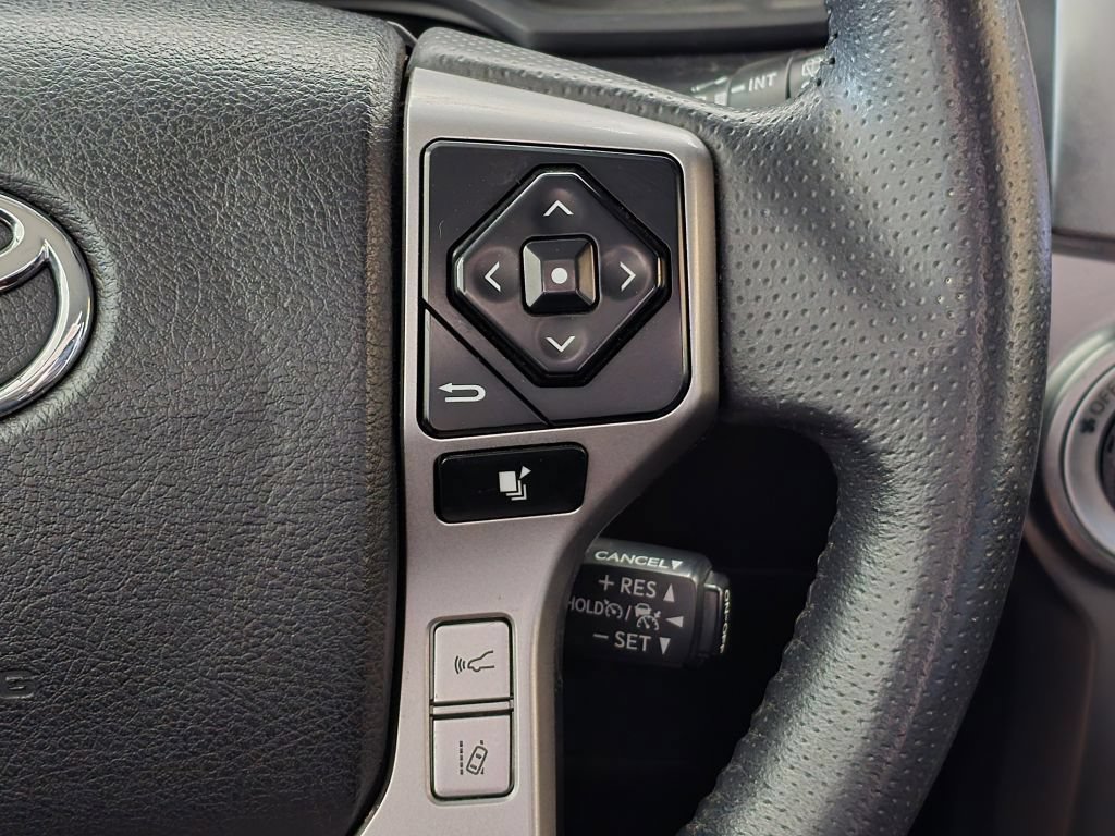 Used 2022 Toyota 4Runner SR5 AWD/4WD image 13