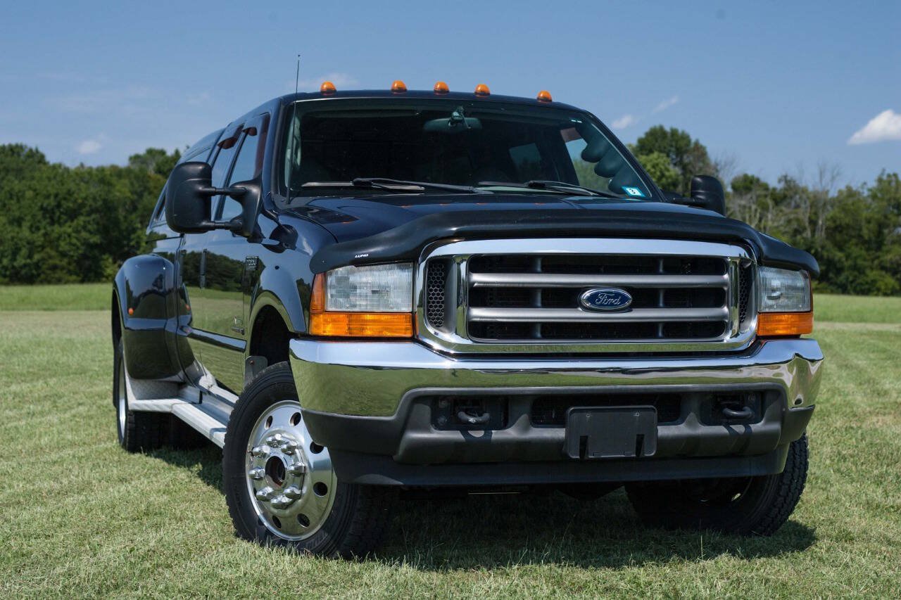 Used 2001 Ford F550 4x4 Crew Cab Super Duty image 1
