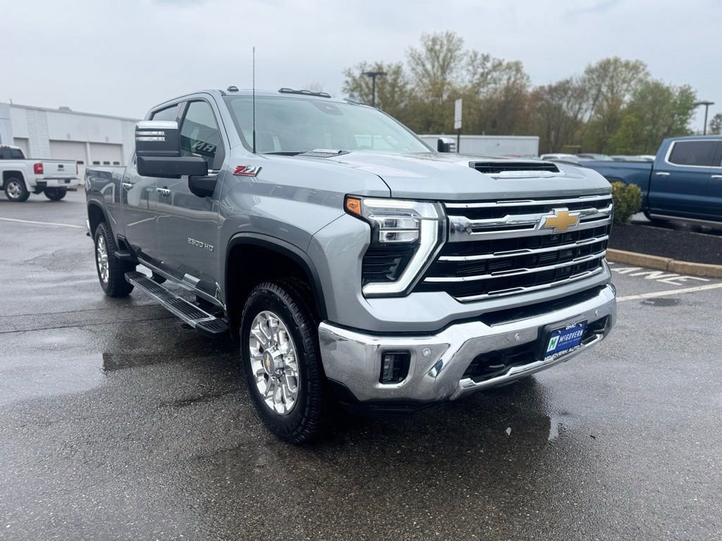 Used 2024 Chevrolet Silverado 2500 LTZ w/ LTZ Plus Package AWD/4WD image 8