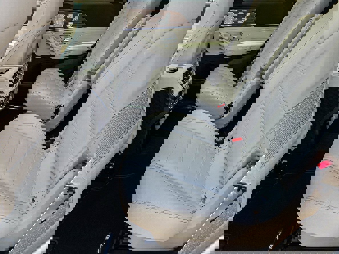 New 2026 Mercedes-Benz GLS 450 4MATIC image 33