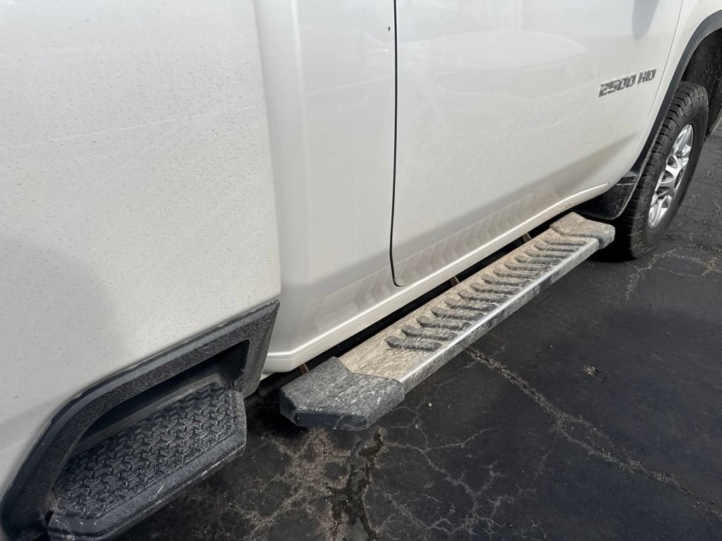 Used 2024 Chevrolet Silverado 2500 LT AWD/4WD image 24