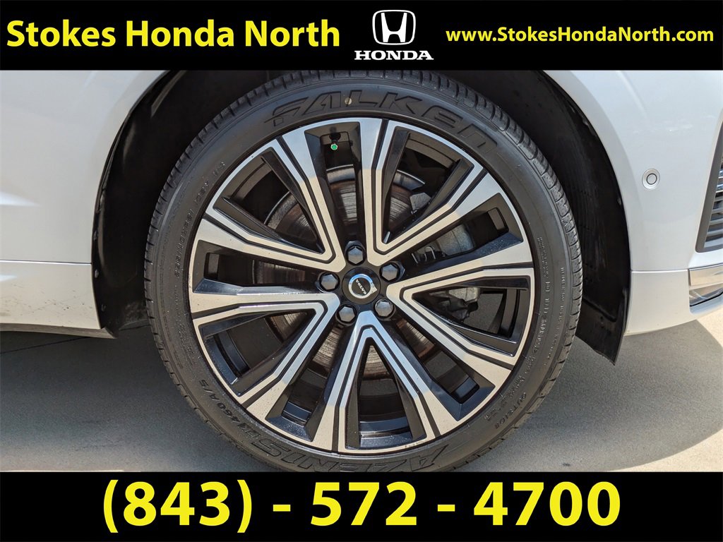 Used 2023 Volvo XC60 B6 Ultimate w/ Protection Package Premier image 11