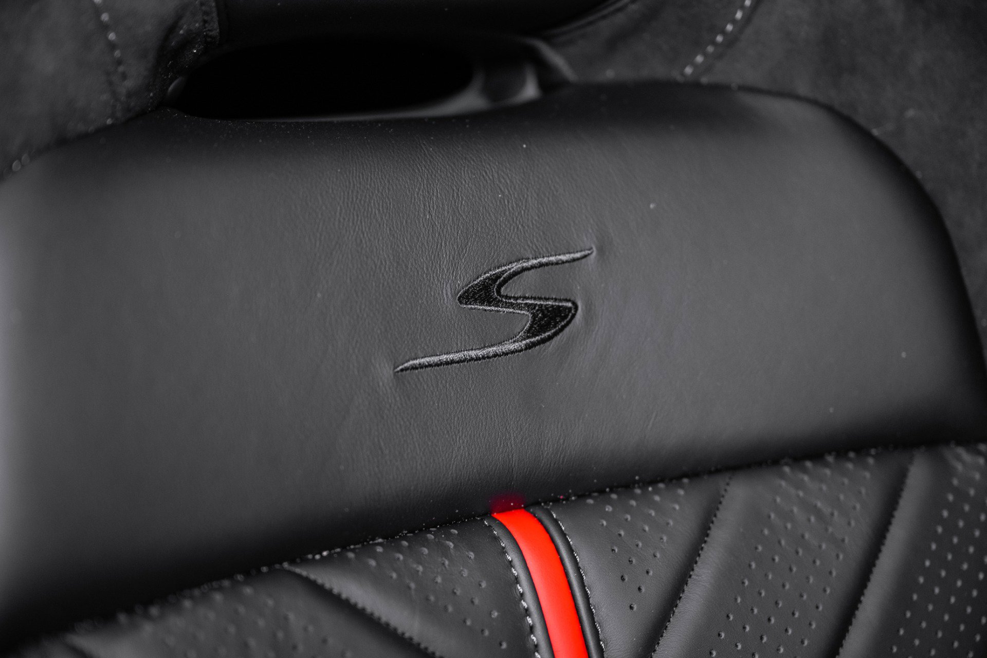New 2026 Aston Martin V8 Vantage S RWD image 36
