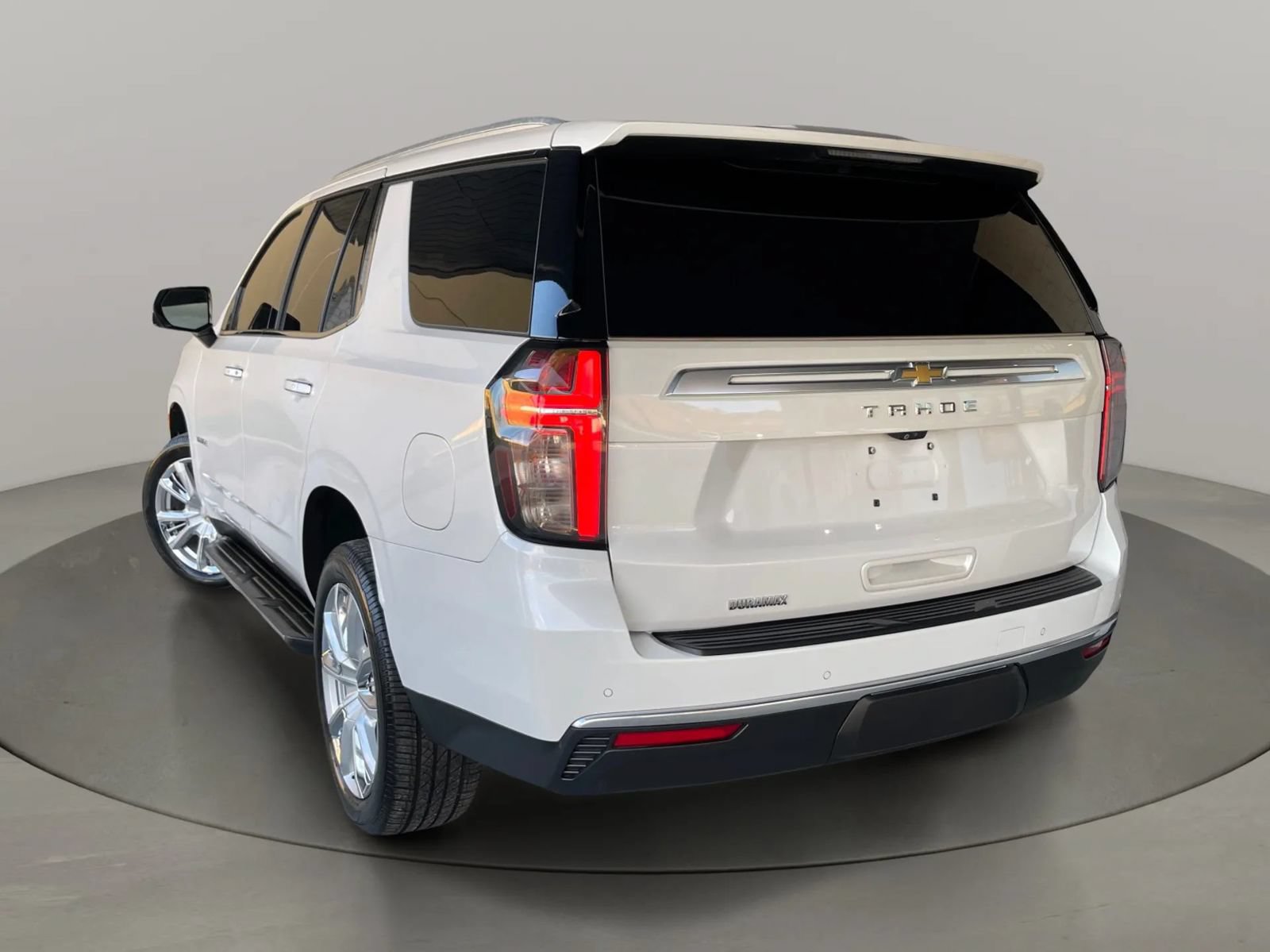 Used 2021 Chevrolet Tahoe High Country RWD image 3